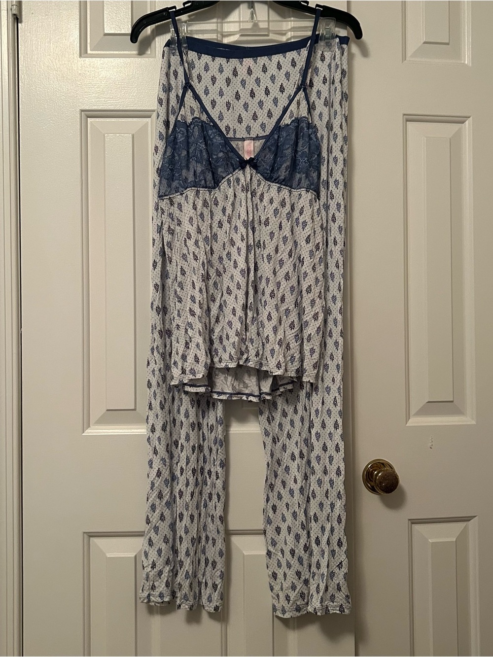 Victoria's Secret Size XL White & Blue Lace Trim Camisole & Pants Pajama Set